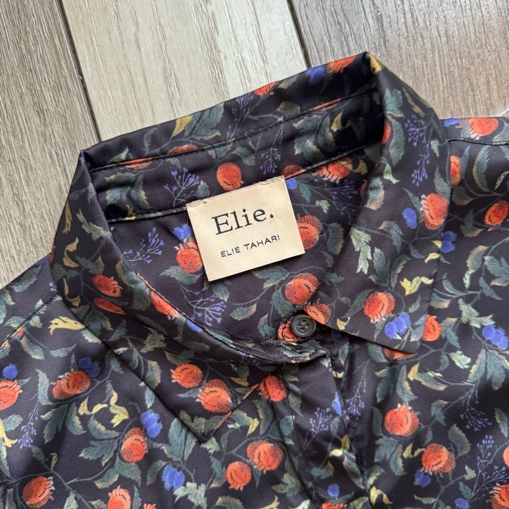 Elie Tahari Women’s Shirt Black Floral Satin Button Up Blouse | Size: Small - Picture 3 of 7
